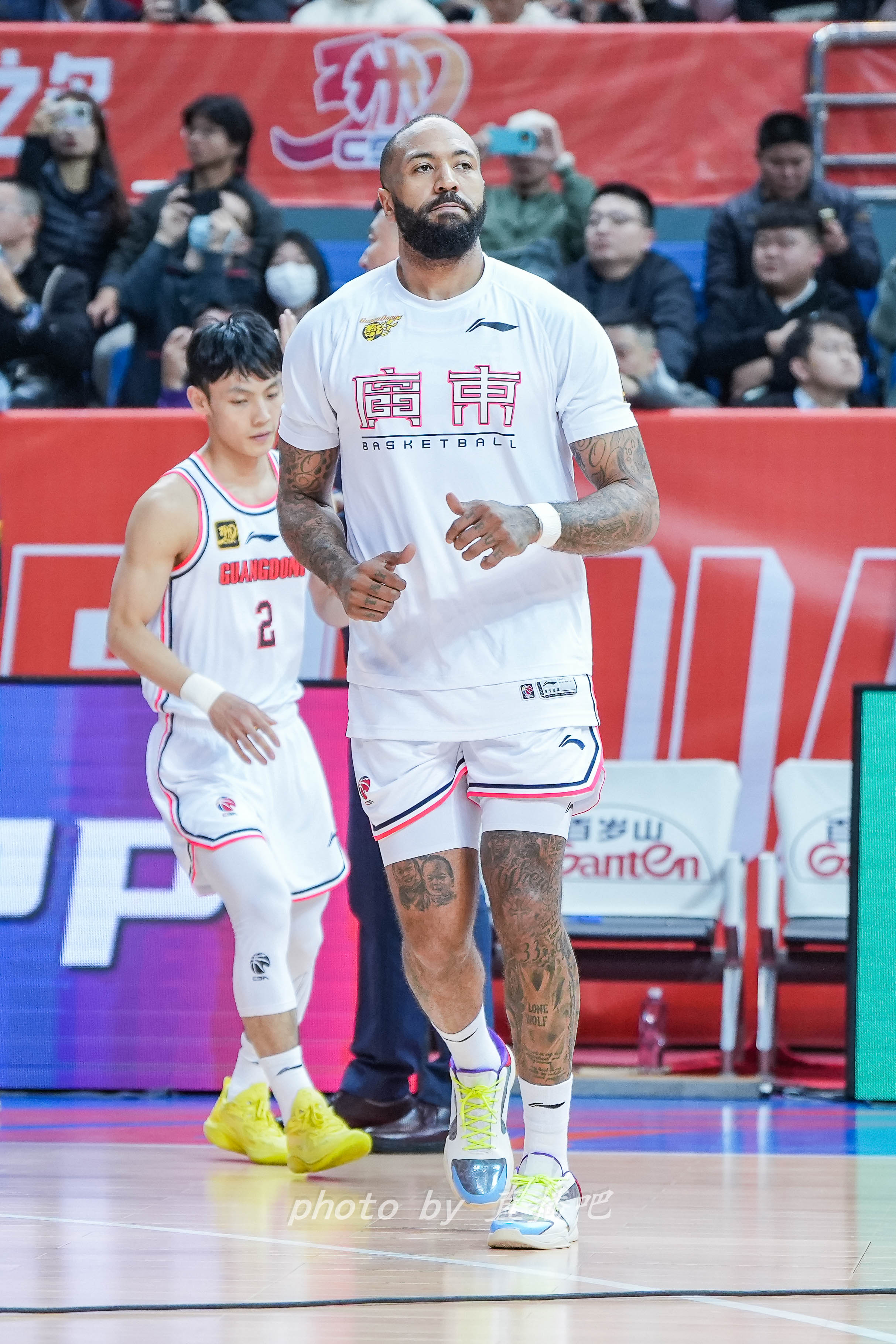  打得不錯(cuò)！36歲吉倫沃特原本的第三外援卻成廣東男籃的真大腿