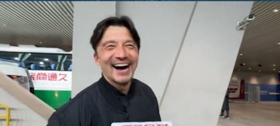  帶孩子和帶球隊(duì)哪個(gè)更累？謝暉笑言：都累，但帶孩子更累