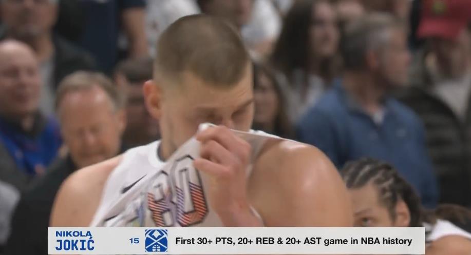  你貸款？轉播方字幕：約基奇30+20+20！NBA歷史首人！