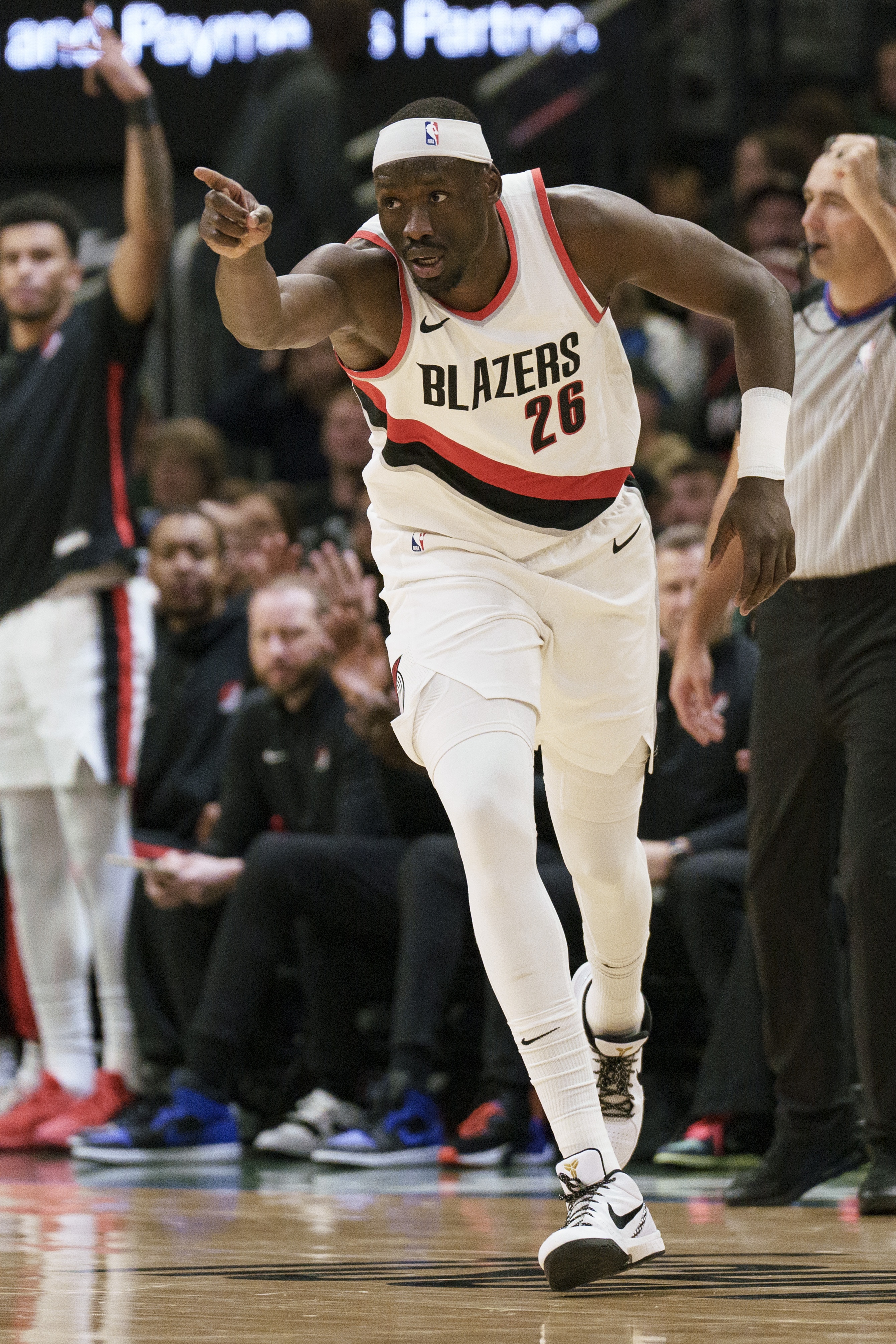  CBA名宿！里斯上半場三分4中3 11分鐘砍下11分5籃板