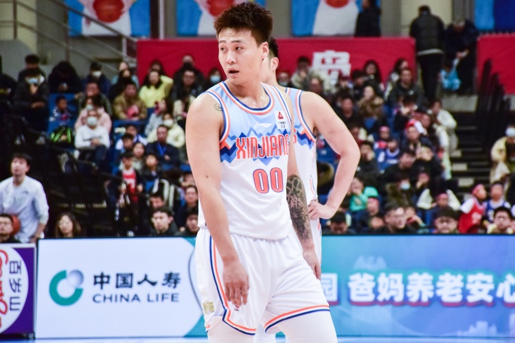  開場就手感熱！趙睿首節(jié)僅8分鐘 5中4&三分2中2拿到11分