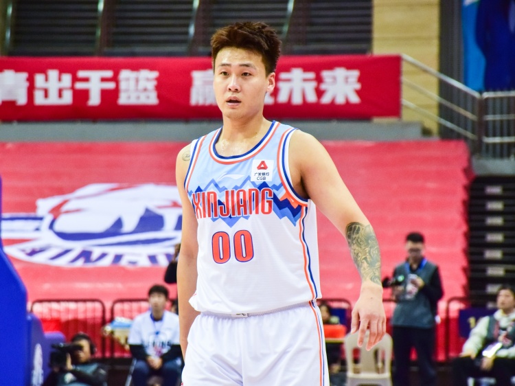  ??隨便打打！趙睿半場8中7&三分3中3貢獻18分2助攻2搶斷