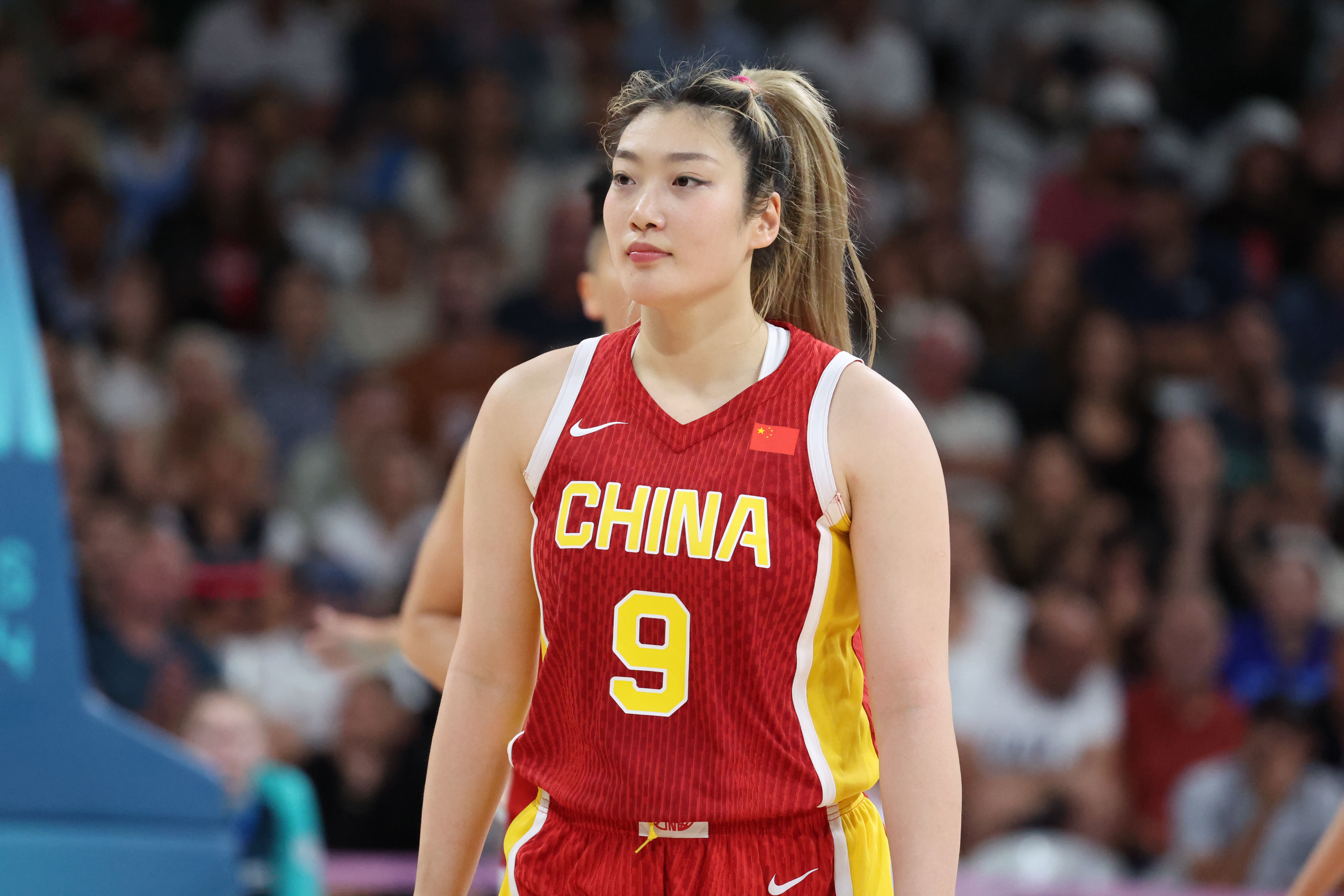  李夢三八婦女節(jié)更博：致敬每一個(gè)我們 祝我們節(jié)日快樂！