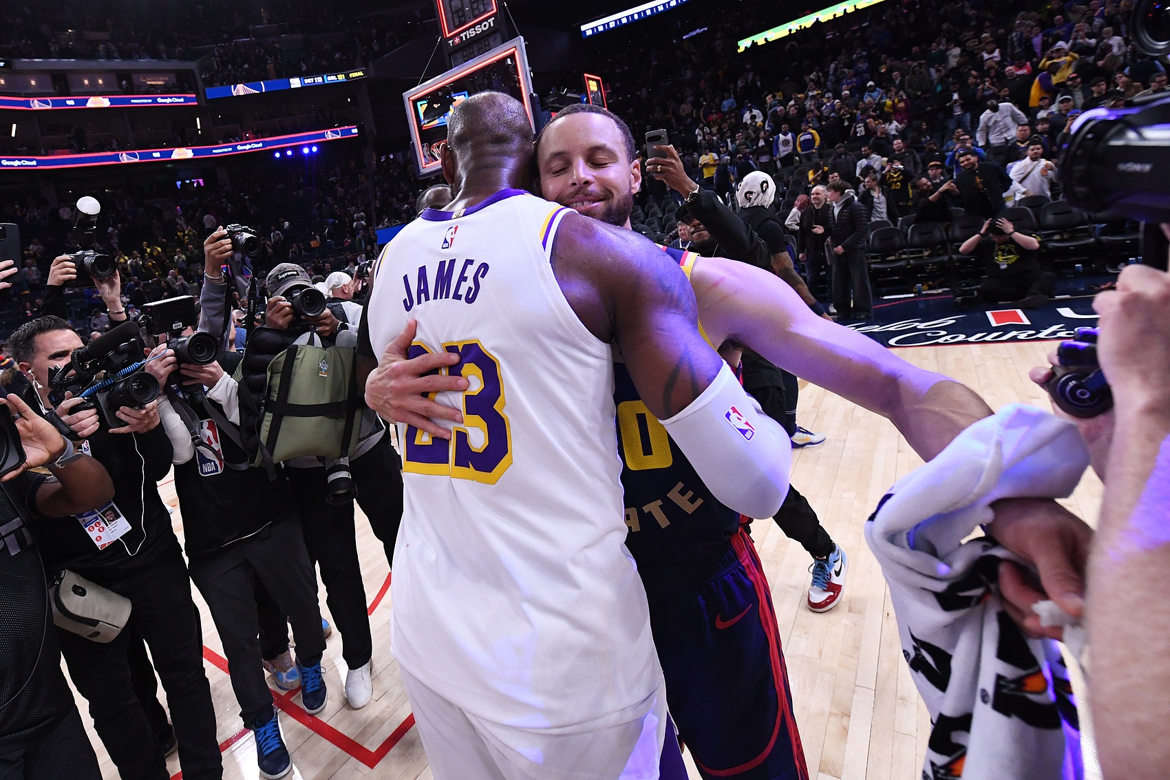  見證傳奇！詹姆斯庫里年滿36歲且同場均砍下35+ NBA歷史首對！