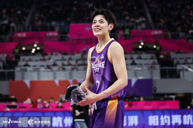 效率很高！楊舒予12中8拿到17分3板 三分2中1
