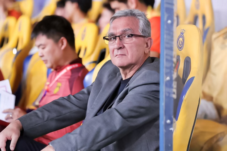  媒體人：國(guó)足變陣4231可能性不大，陣中僅3人能打后腰不夠用